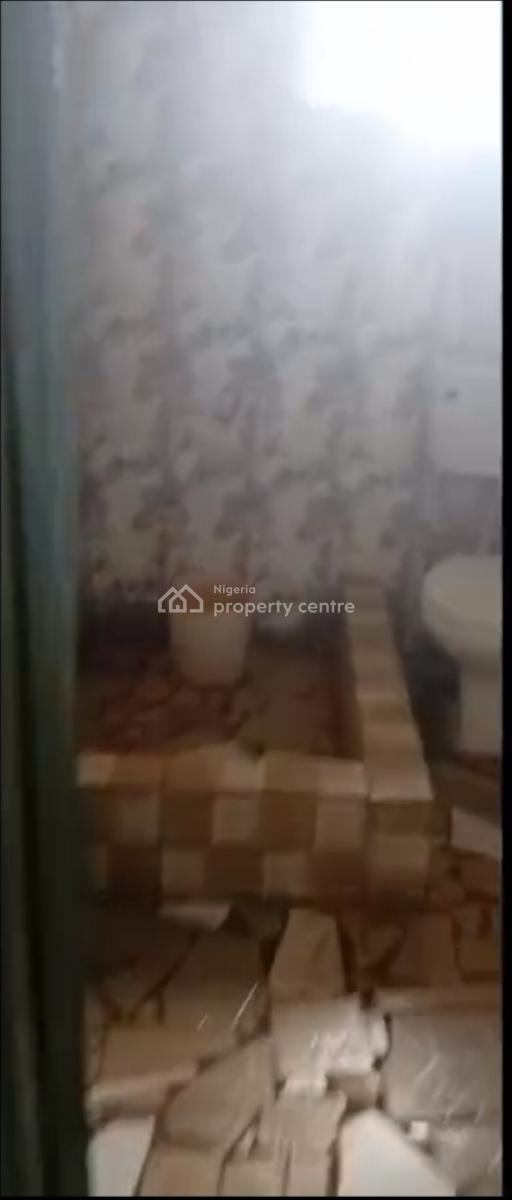 Devevt and Spacious 2bed in a Good Location(upstairs ), Alapere, Alapere, Ketu, Lagos, Flat / Apartment for Rent