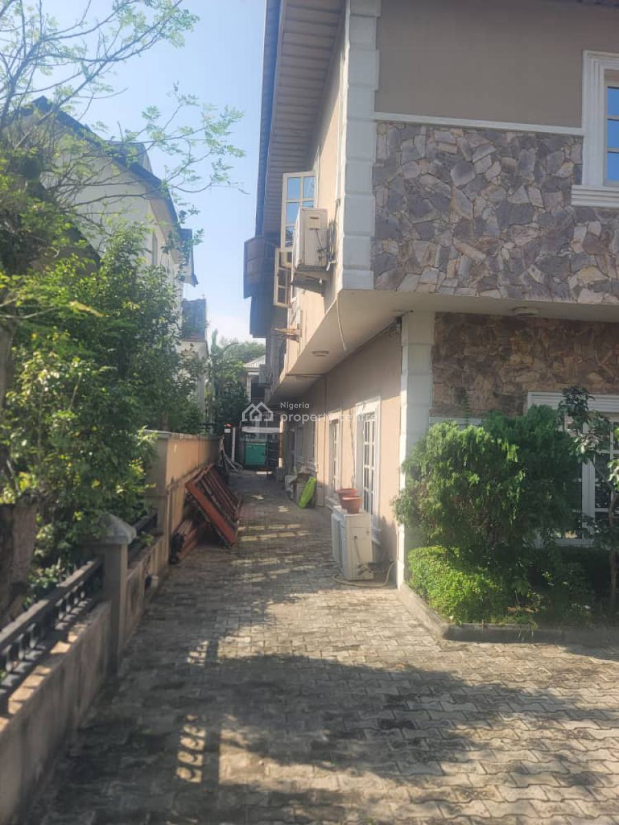 5 Bedroom Fully Adetached House Sitting on 483sqms Land L, 2 Parlor, Carlton Gate Estate, Lekki, Lagos, Detached Duplex for Sale