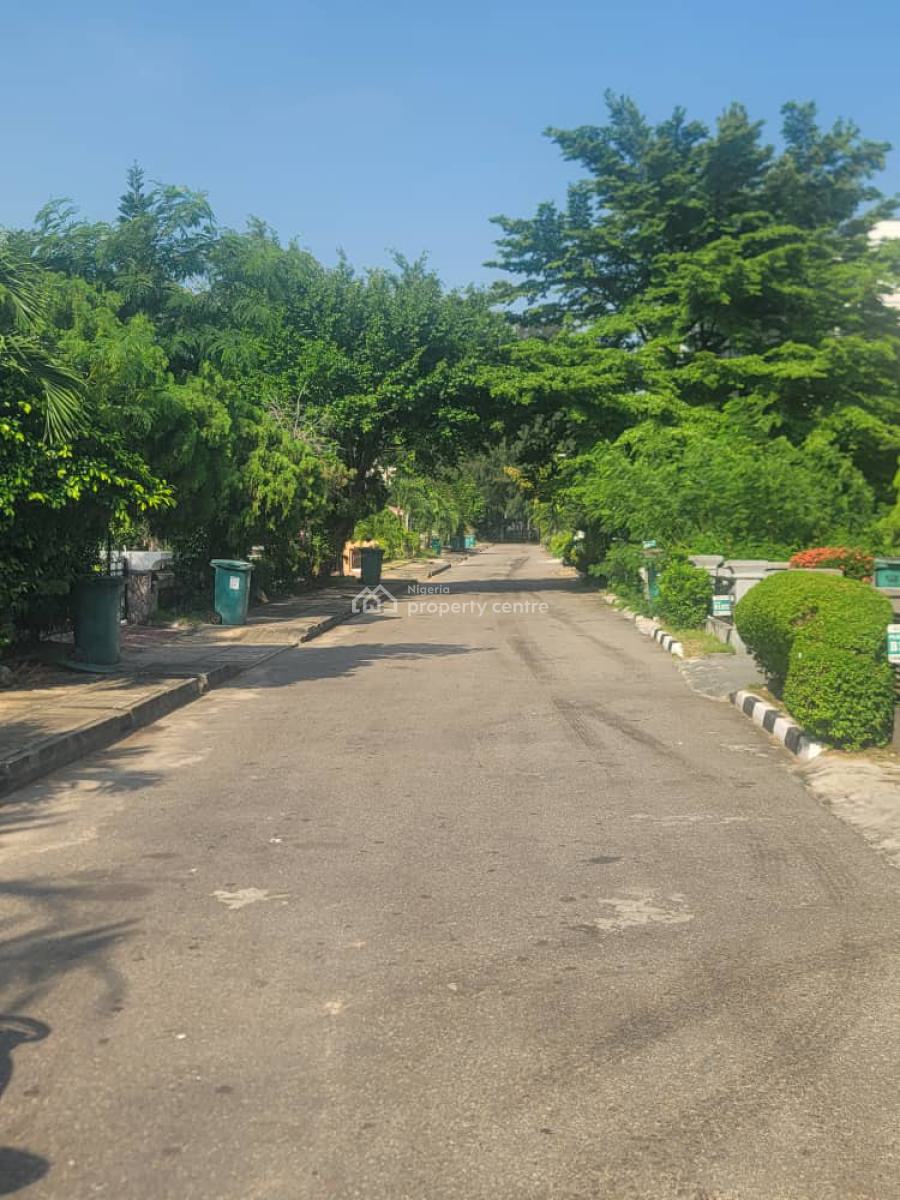 5 Bedroom Fully Adetached House Sitting on 483sqms Land L, 2 Parlor, Carlton Gate Estate, Lekki, Lagos, Detached Duplex for Sale