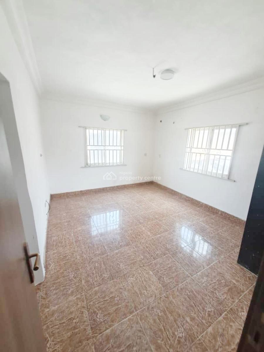 a Well Maintained Spacious 3 Bedroom Flat, Gra Phase 1, Magodo, Lagos, Flat / Apartment for Rent