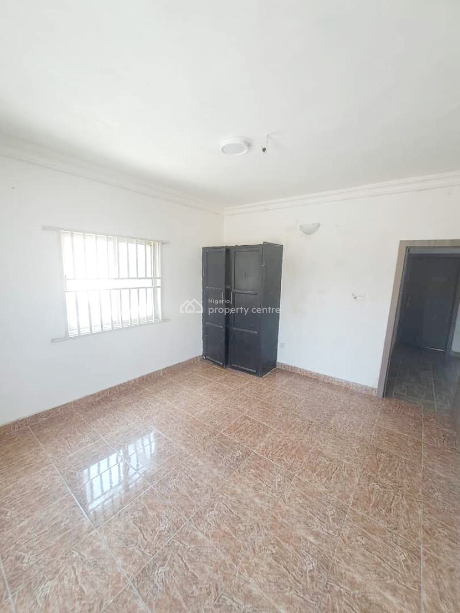 a Well Maintained Spacious 3 Bedroom Flat, Gra Phase 1, Magodo, Lagos, Flat / Apartment for Rent