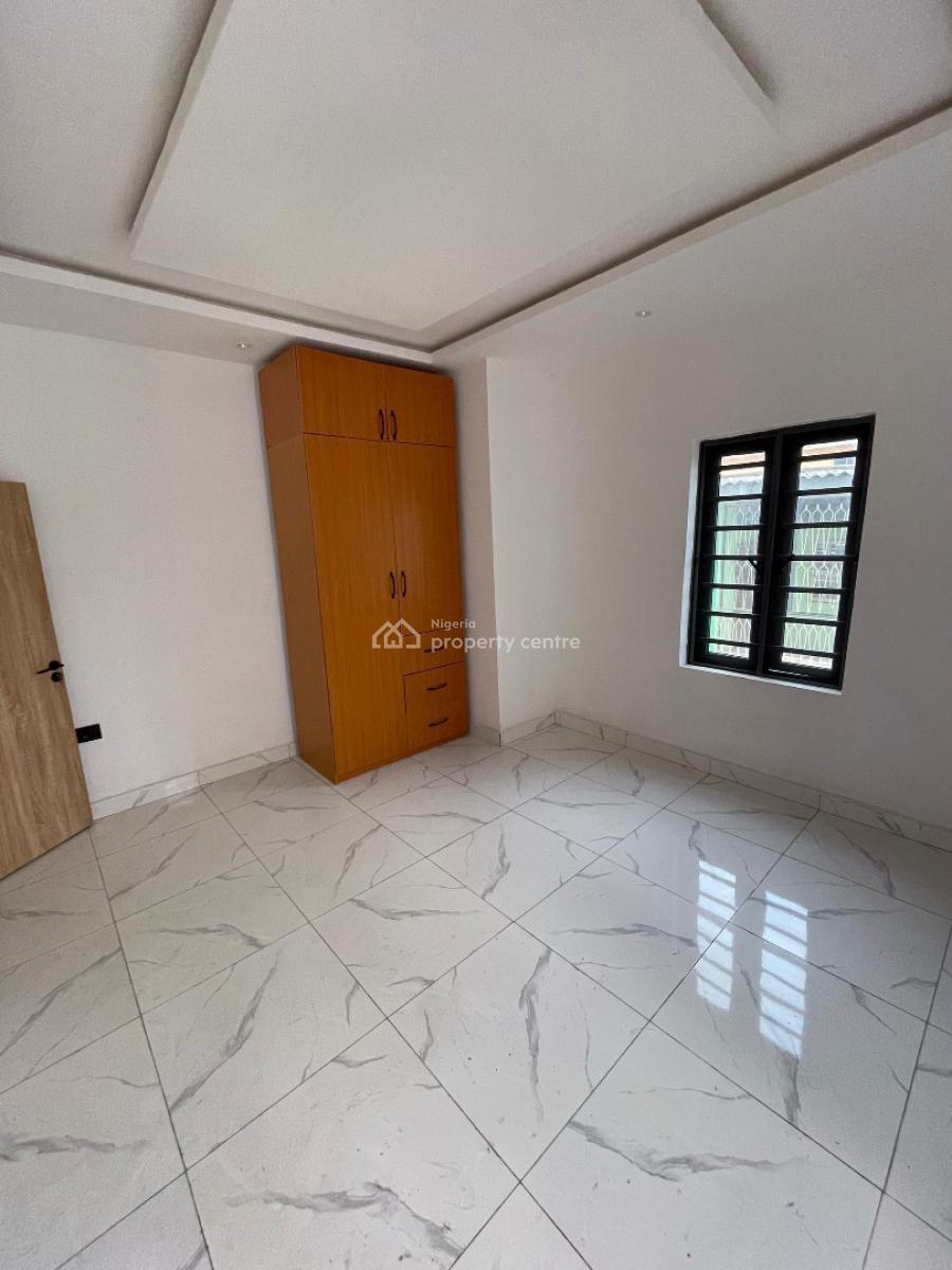 Eye Catchy Built 3 Bedroom Apartment with Range of Amenities, Surulere, Lagos, House for Sale
