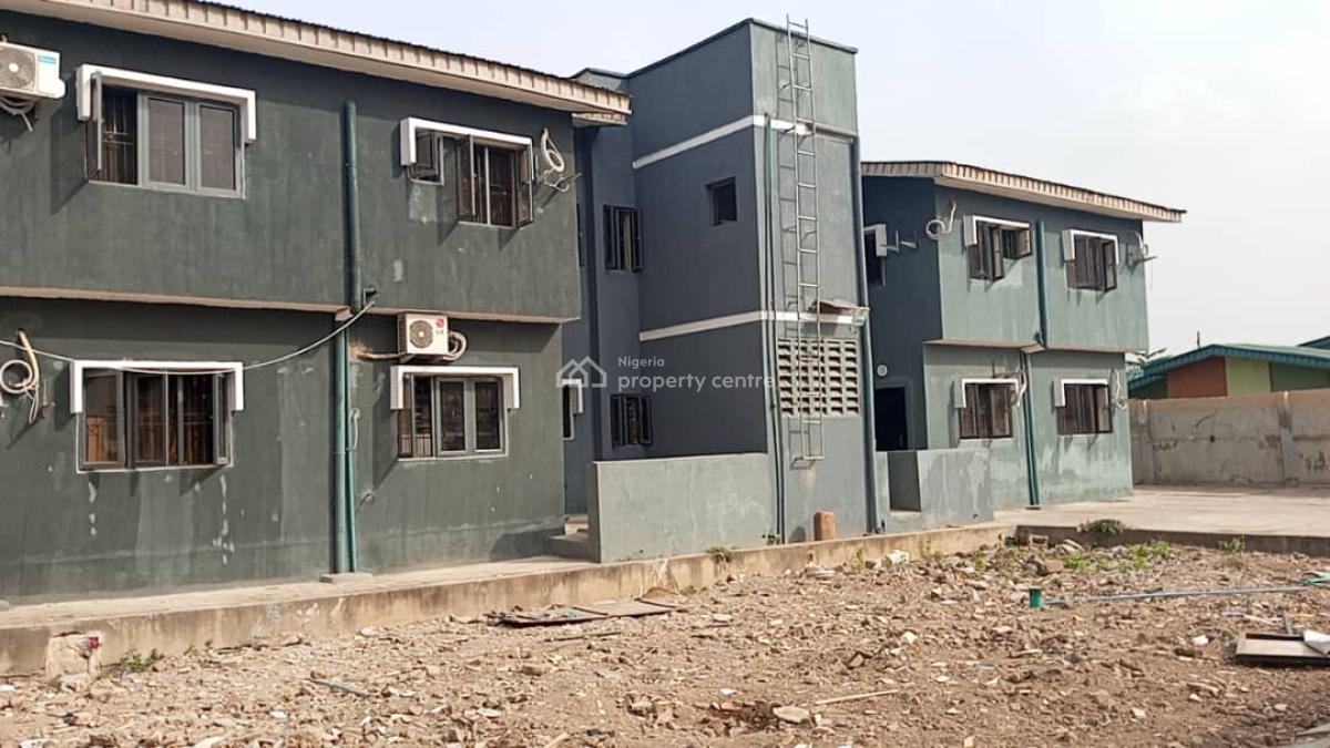 4 Flat of 3 Bedroom Each with Twin Flat of Room & Parlour Sc on 1100sq, Ashi Junction, New Bodija, Ibadan, Oyo, Block of Flats for Sale