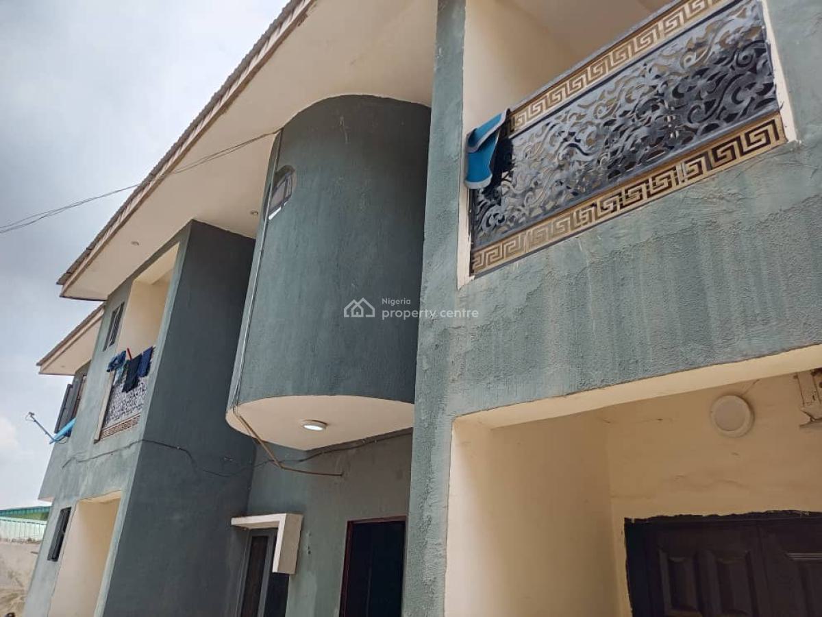 4 Flat of 3 Bedroom Each with Twin Flat of Room & Parlour Sc on 1100sq, Ashi Junction, New Bodija, Ibadan, Oyo, Block of Flats for Sale