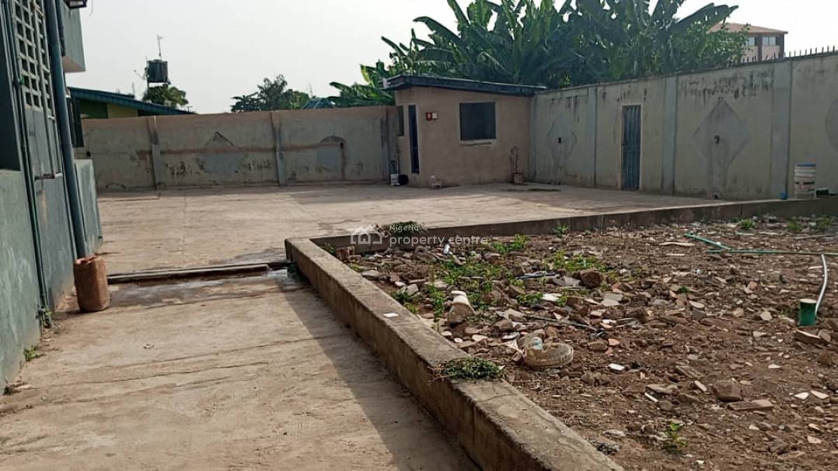4 Flat of 3 Bedroom Each with Twin Flat of Room & Parlour Sc on 1100sq, Ashi Junction, New Bodija, Ibadan, Oyo, Block of Flats for Sale