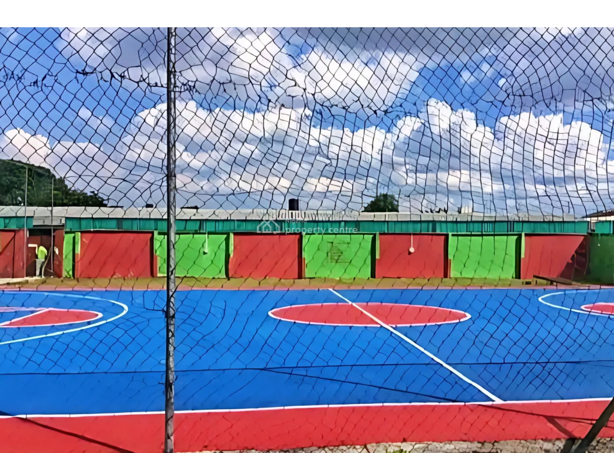 Private School with 36 Classrooms on 31.5 Plots, Okporo Road, First Artillery, Port Harcourt, Rivers, School for Sale
