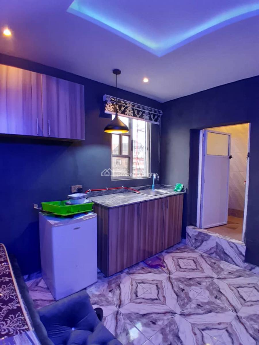Studio Apartment, Babashola Str, Off Aborishade, Lawanson, Surulere, Lagos, Self Contain (single Rooms) Short Let