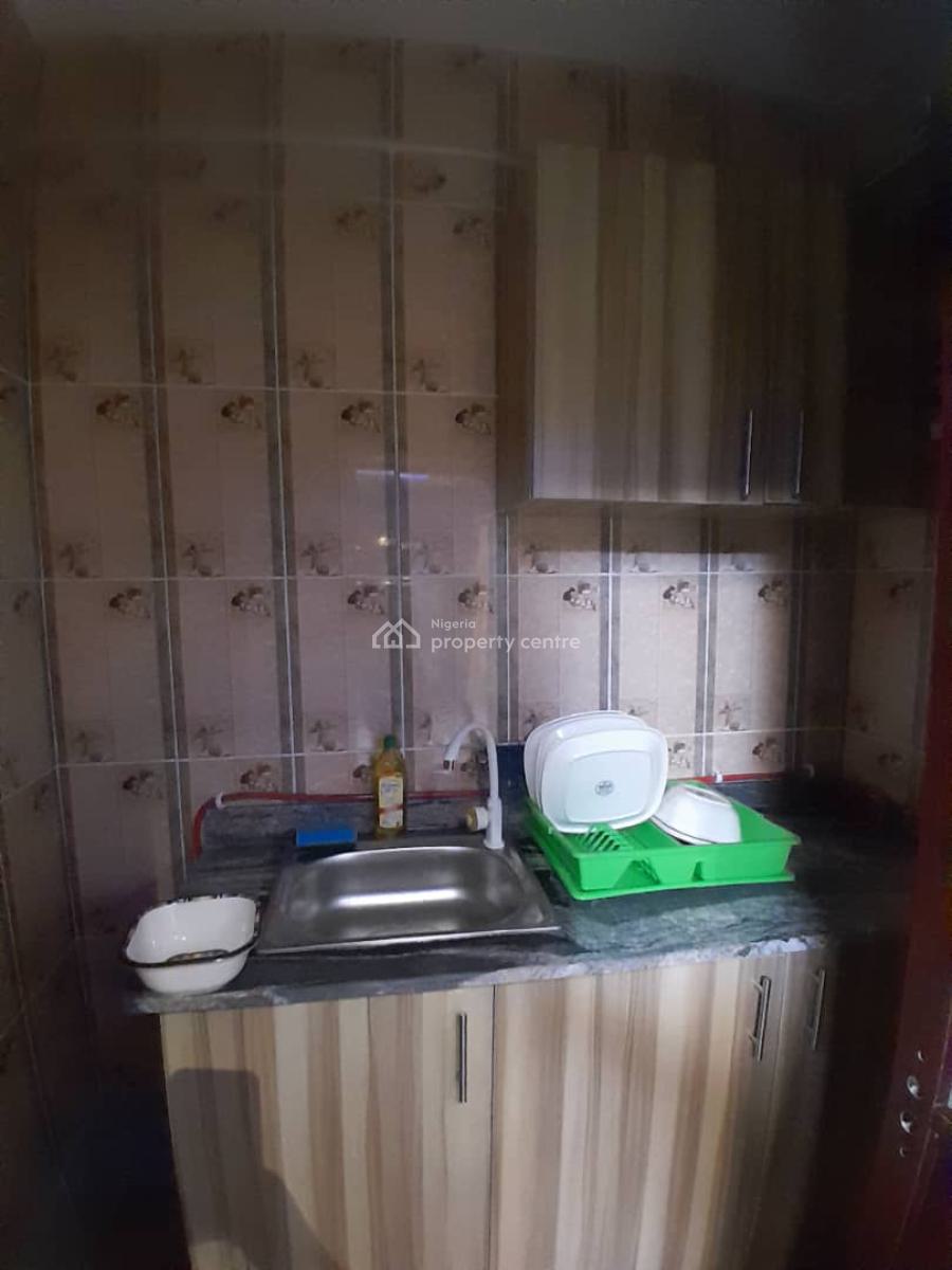 Studio Apartment, Babashola Str, Off Aborishade, Lawanson, Surulere, Lagos, Self Contain (single Rooms) Short Let