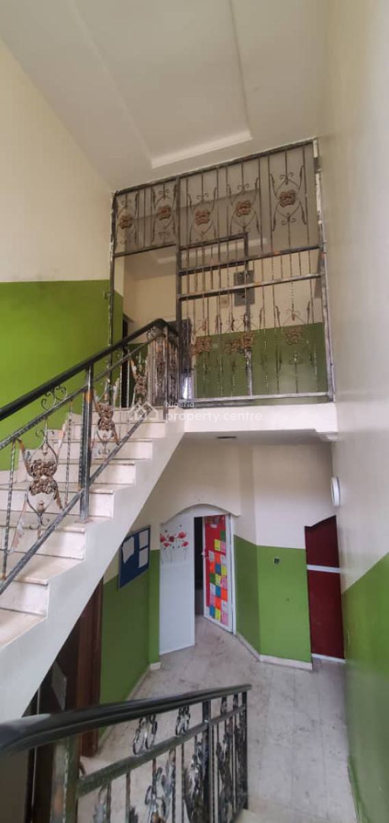 Spacious 5bedroom with Pool & 2 Room Bq, Lekki Phase 1, Lekki, Lagos, Detached Duplex for Rent