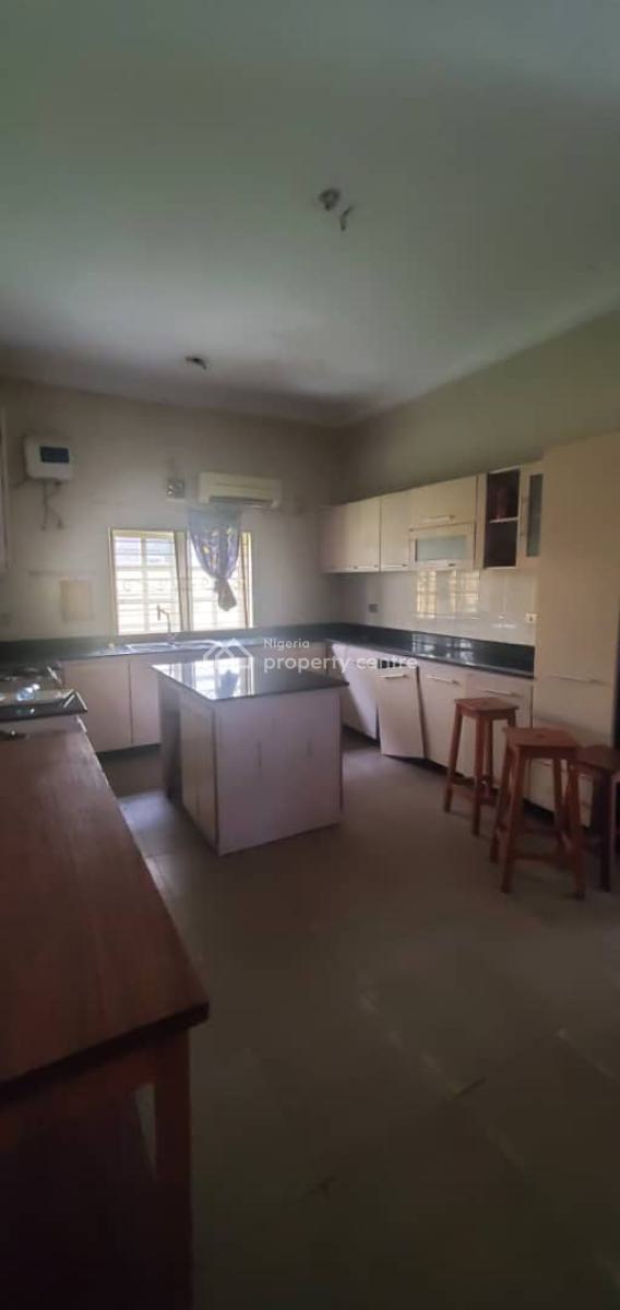 Spacious 5bedroom with Pool & 2 Room Bq, Lekki Phase 1, Lekki, Lagos, Detached Duplex for Rent