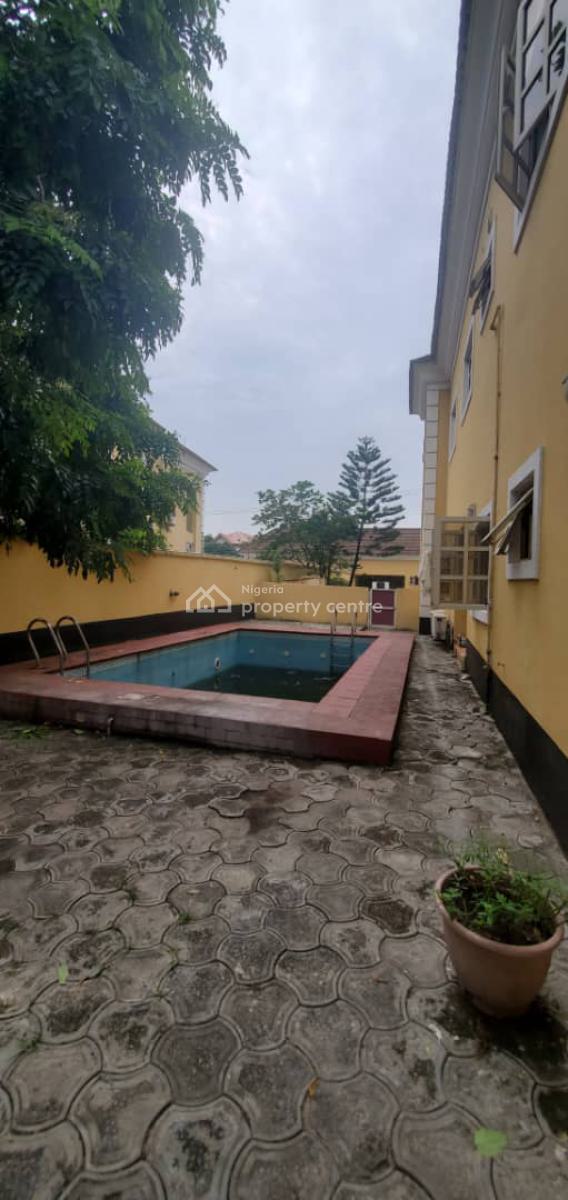 Spacious 5bedroom with Pool & 2 Room Bq, Lekki Phase 1, Lekki, Lagos, Detached Duplex for Rent
