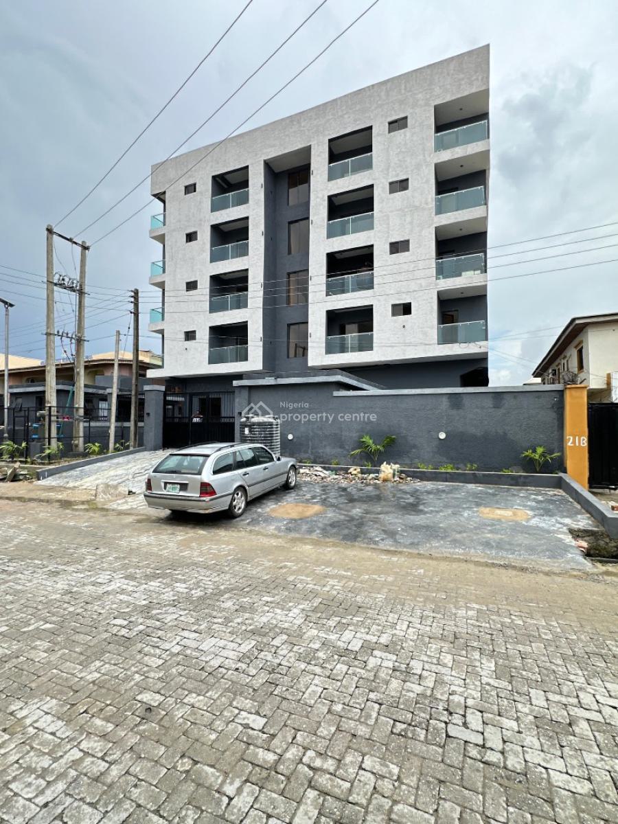 Spacious 2 Bedroom Apartment with Elevator, Pool and Gym., Lekki Phase 1, Lekki, Lagos, Flat / Apartment for Sale