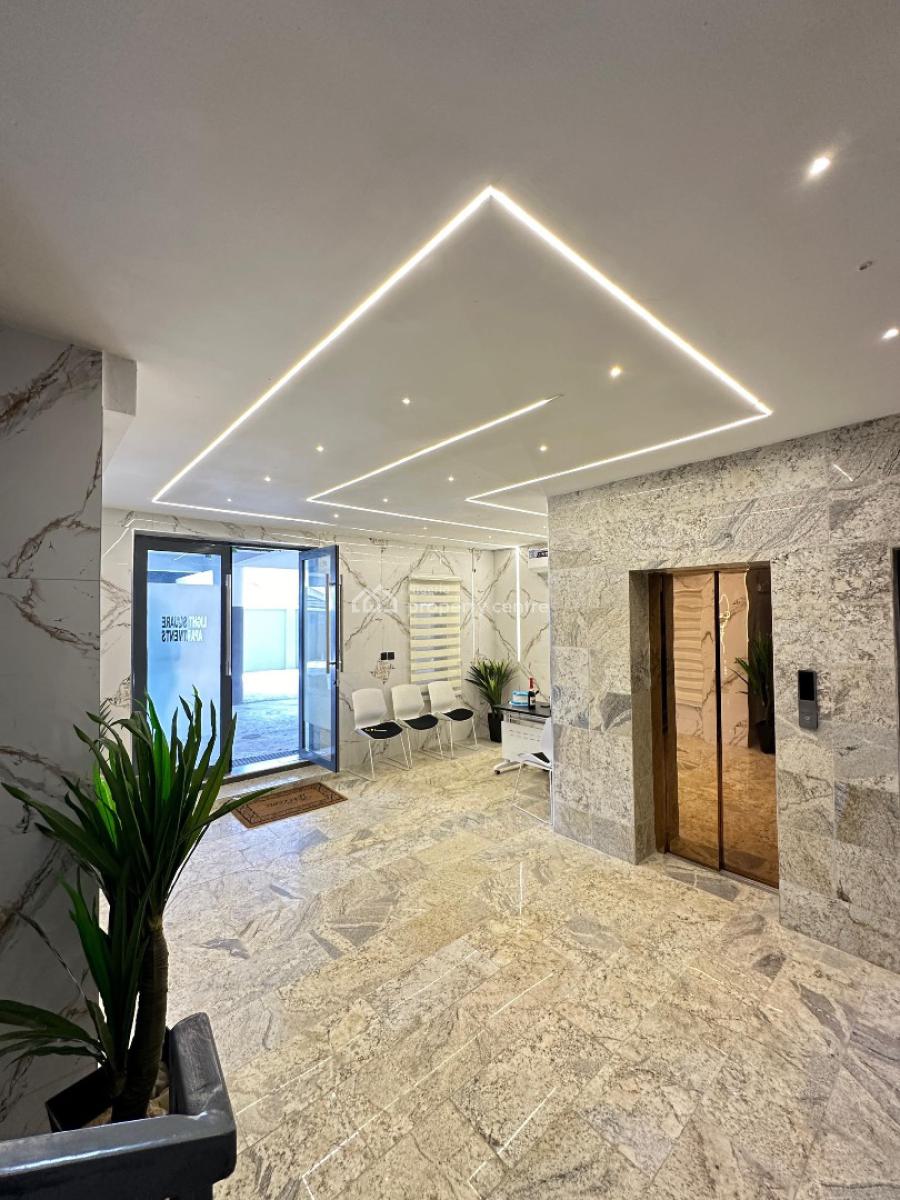 Exquisite 3 Bedroom Apartment with Bq in a Well Secured Location, Lekki Phase 1, Lekki, Lagos, Flat / Apartment for Sale