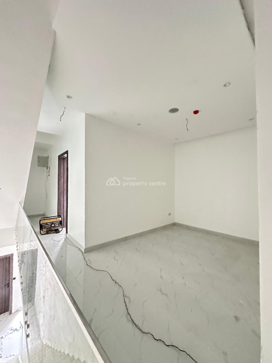 Pristine 4 Bedroom Terraced Duplex with Bq, Communal Pool and Gym., Lekki Phase 1, Lekki, Lagos, Terraced Duplex for Sale