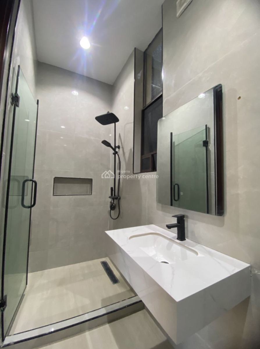 Pristine 3 Bedroom Apartment with Bq, Lekki Phase 1, Lekki, Lagos, Flat / Apartment for Rent