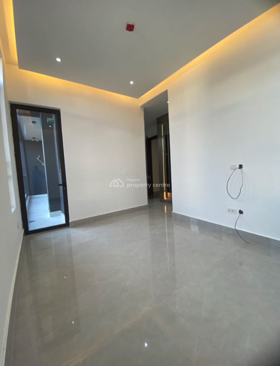 Pristine 3 Bedroom Apartment with Bq, Lekki Phase 1, Lekki, Lagos, Flat / Apartment for Rent