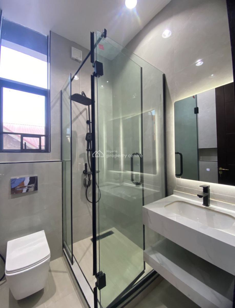 Pristine 3 Bedroom Apartment with Bq, Lekki Phase 1, Lekki, Lagos, Flat / Apartment for Rent