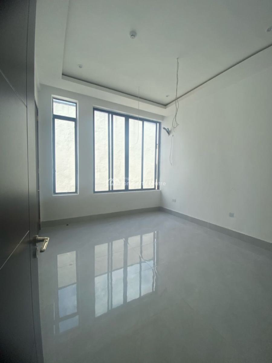Pristine 3 Bedroom Apartment with Bq, Lekki Phase 1, Lekki, Lagos, Flat / Apartment for Rent