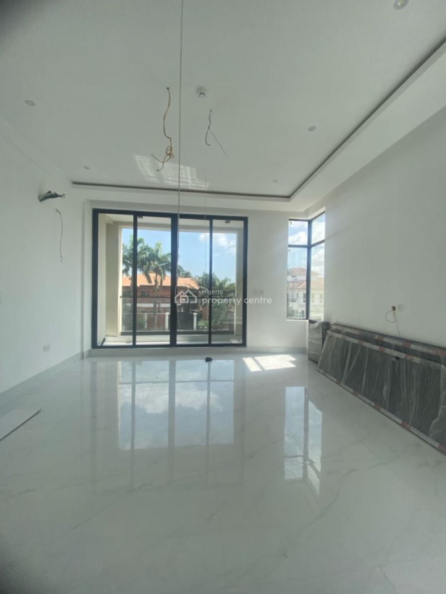 Pristine 3 Bedroom Apartment with Bq, Lekki Phase 1, Lekki, Lagos, Flat / Apartment for Rent