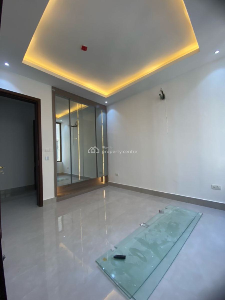 Pristine 3 Bedroom Apartment with Bq, Lekki Phase 1, Lekki, Lagos, Flat / Apartment for Rent