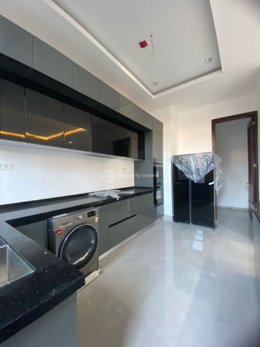 Pristine 3 Bedroom Apartment with Bq, Lekki Phase 1, Lekki, Lagos, Flat / Apartment for Rent