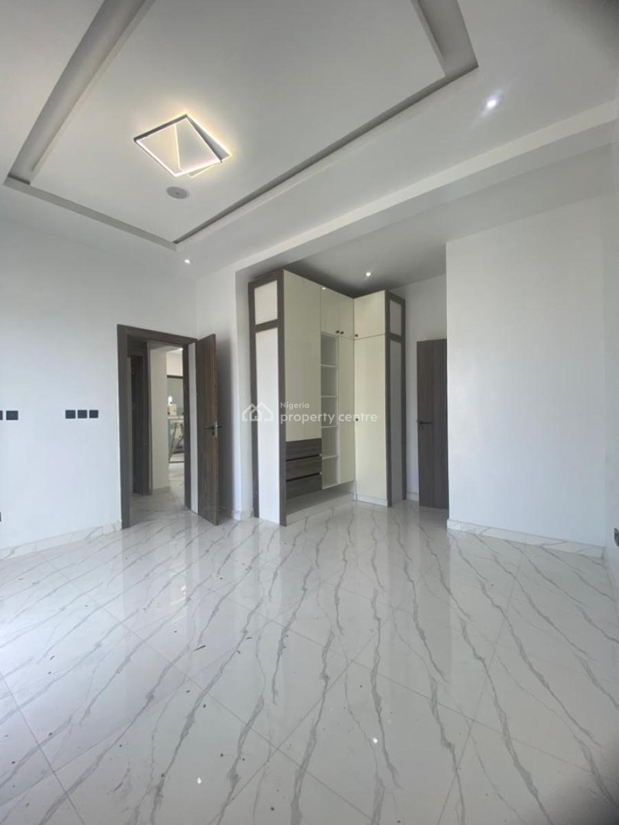 Newly Built 2 Bedroom Apartment, Lekki Phase 1, Lekki, Lagos, Flat / Apartment for Sale
