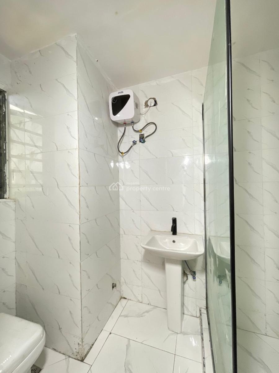 Elegant 3 Bedroom Penthouse with an Elevator, Pool in a Serene Environ, Ikate, Lekki, Lagos, Flat / Apartment for Sale