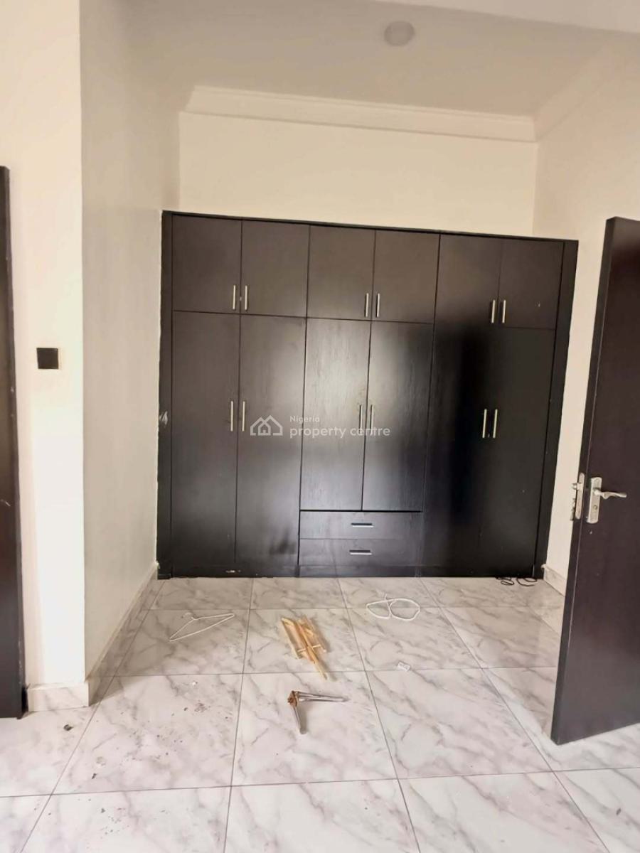 Newly Packed Out 3 Bedroom Apartment Tarred Roads, Jahi, Abuja, Flat / Apartment for Rent