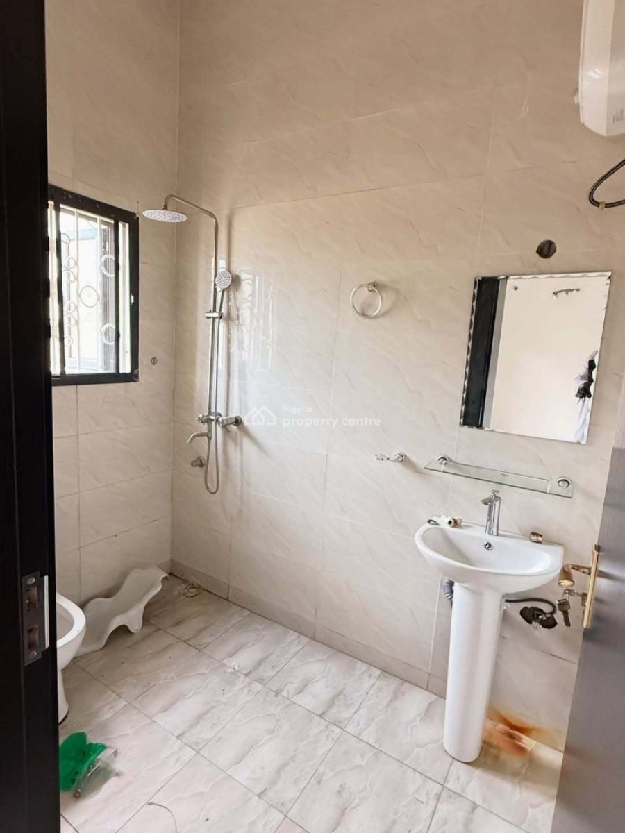 Newly Packed Out 3 Bedroom Apartment Tarred Roads, Jahi, Abuja, Flat / Apartment for Rent