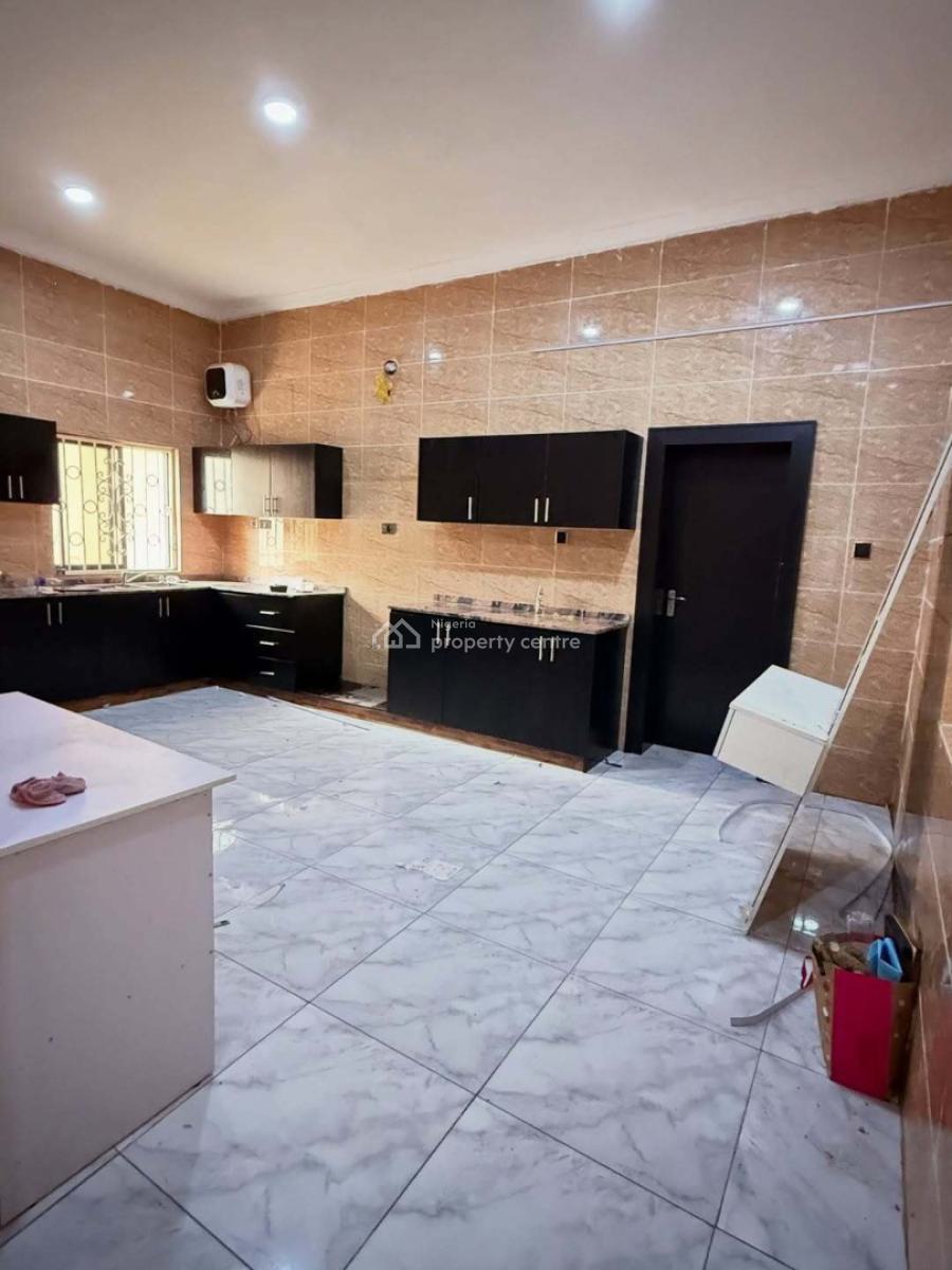Newly Packed Out 3 Bedroom Apartment Tarred Roads, Jahi, Abuja, Flat / Apartment for Rent