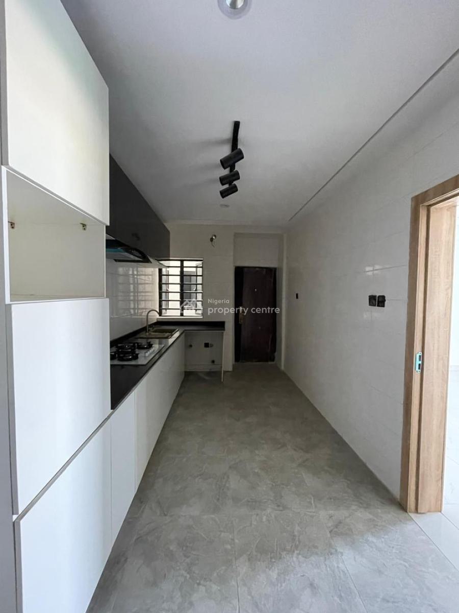 2 Bedroom Apartment, Ologolo, Lekki, Lagos, Block of Flats for Sale