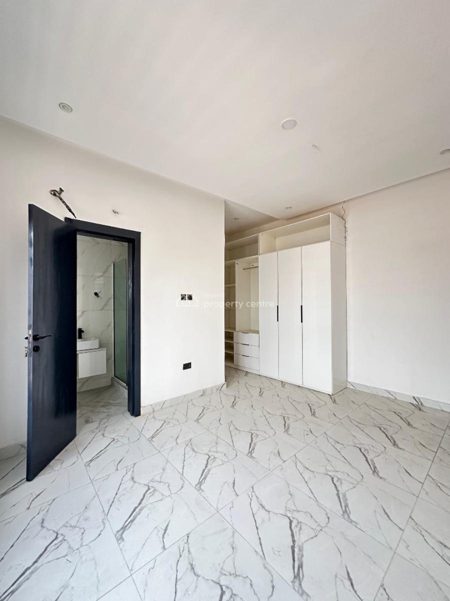 Amazingly Built 2 Bedroom Apartment with a Secured Environ, Lekki Phase 1, Lekki, Lagos, Flat / Apartment for Sale