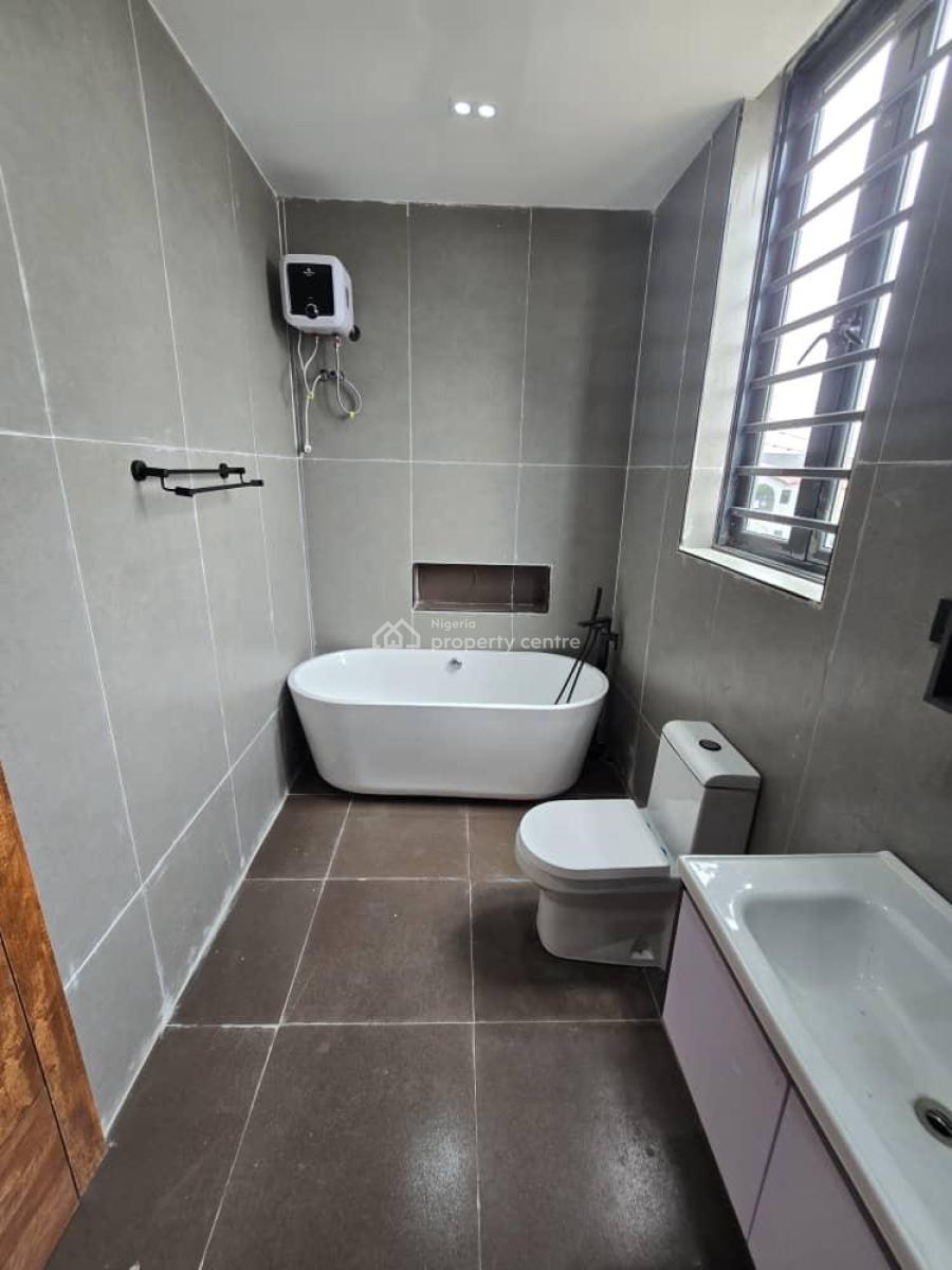 Well Spacious and Luxurious 5 Bedroom Duplex with a Bq, Lekki Phase 1, Lekki, Lagos, House for Sale