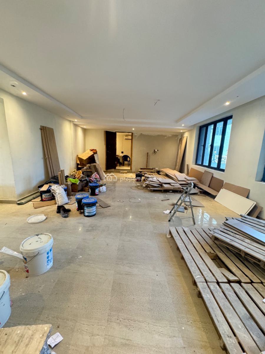 Spacious 2bedroom Flat with Pool and Gym, Lekki Phase 1, Lekki, Lagos, Block of Flats for Sale
