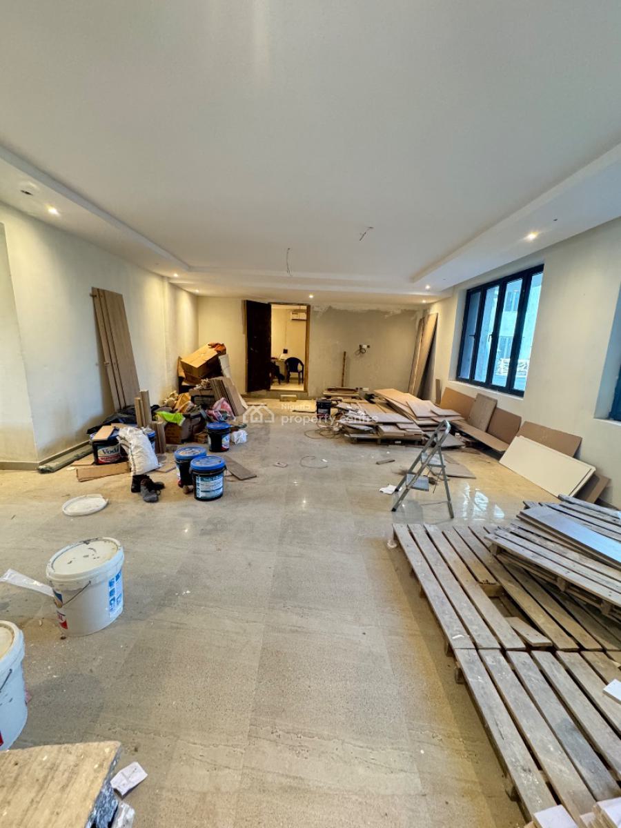 Spacious 2bedroom Flat with Pool and Gym, Lekki Phase 1, Lekki, Lagos, Block of Flats for Sale