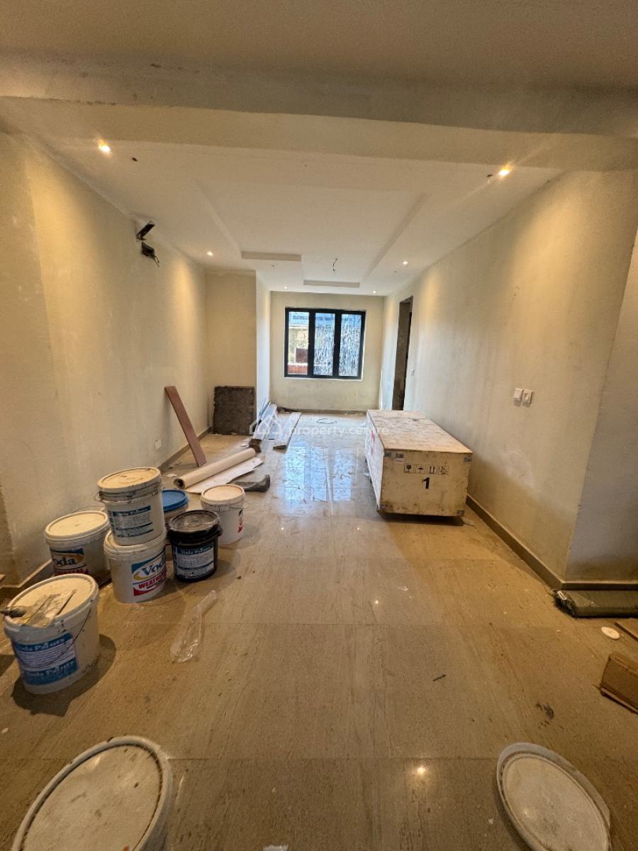 Spacious 2bedroom Flat with Pool and Gym, Lekki Phase 1, Lekki, Lagos, Block of Flats for Sale