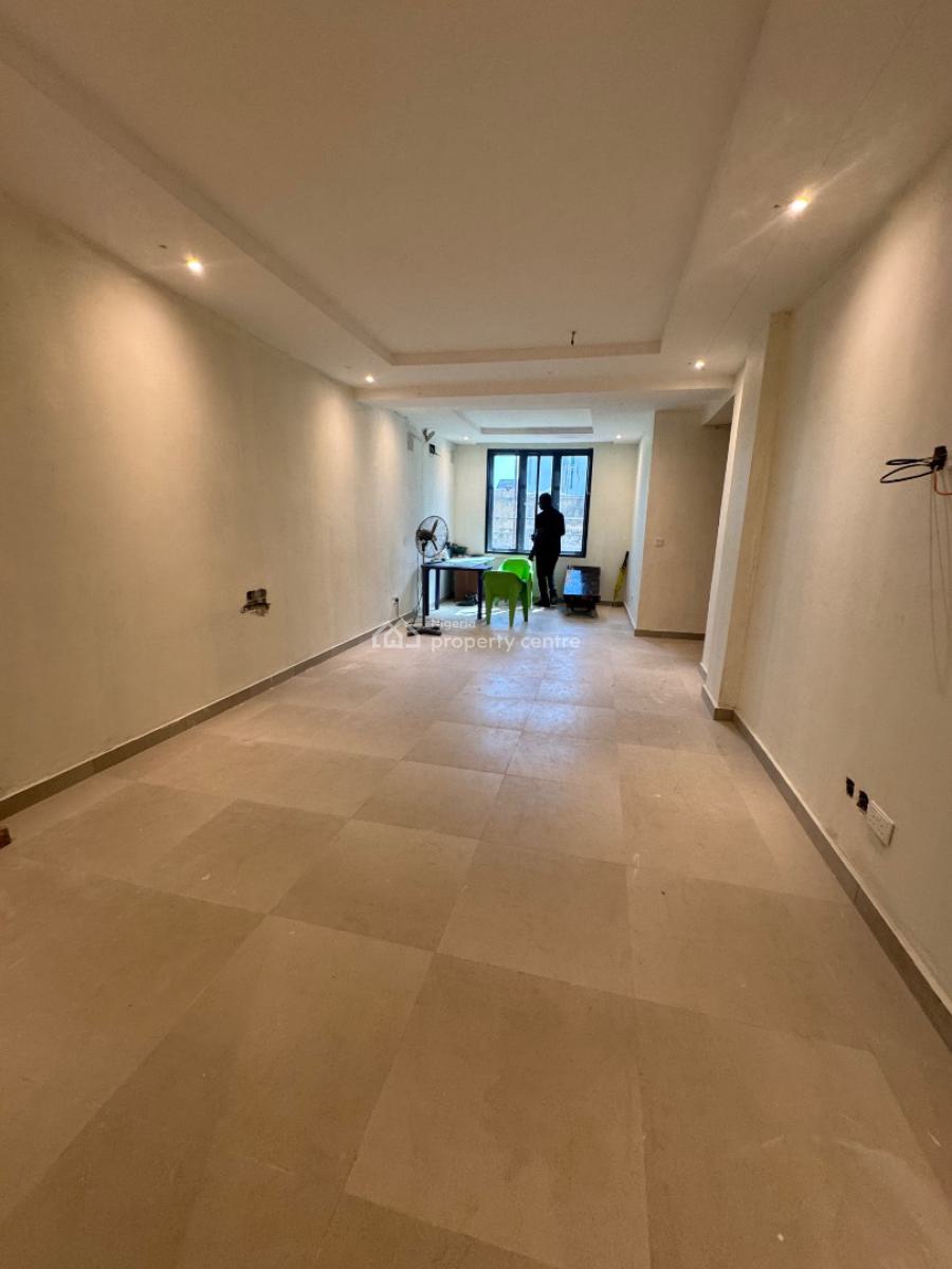 Spacious 2bedroom Flat with Pool and Gym, Lekki Phase 1, Lekki, Lagos, Block of Flats for Sale