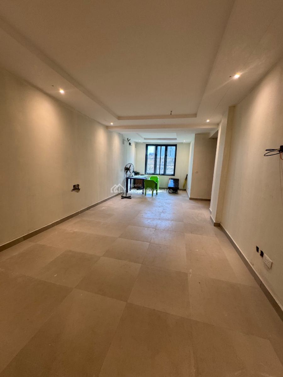 Spacious 2bedroom Flat with Pool and Gym, Lekki Phase 1, Lekki, Lagos, Block of Flats for Sale