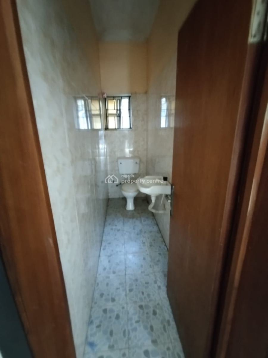 2 Bedroom Apartment Available in a Secured Estate, Ado Road, Ajah, Lagos, Flat / Apartment for Rent
