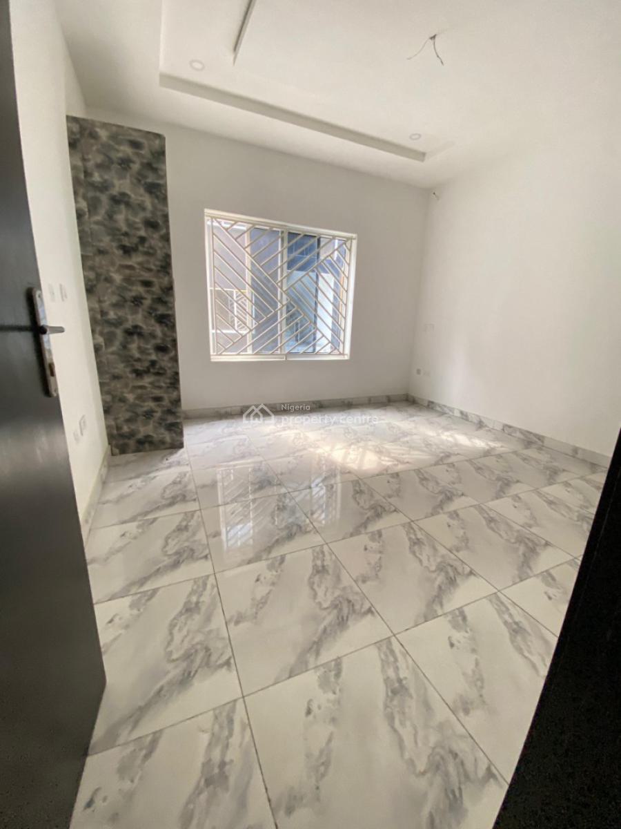 Exquisitely Finished 2  Bedroom Apartment with Bq., Ilaje, Lekki Phase 2, Lekki, Lagos, Flat / Apartment for Sale
