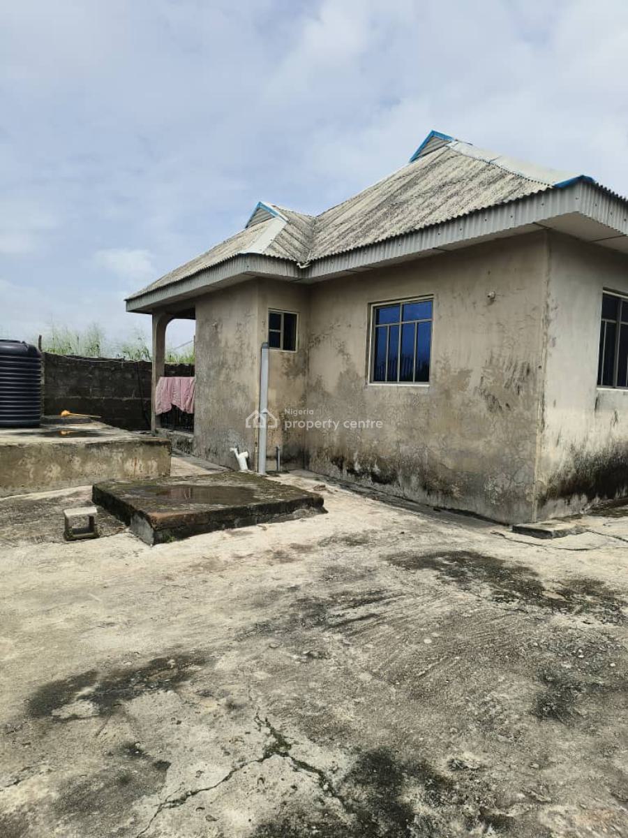 6 Unit of Room and Parlour Self Con, Bayeku, Igbogbo, Ikorodu, Lagos, Detached Bungalow for Sale