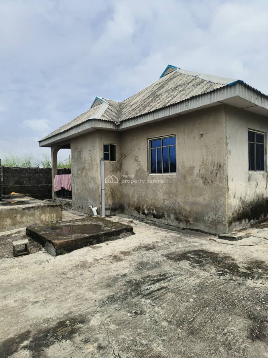 6 Unit of Room and Parlour Self Con, Bayeku, Igbogbo, Ikorodu, Lagos, Detached Bungalow for Sale