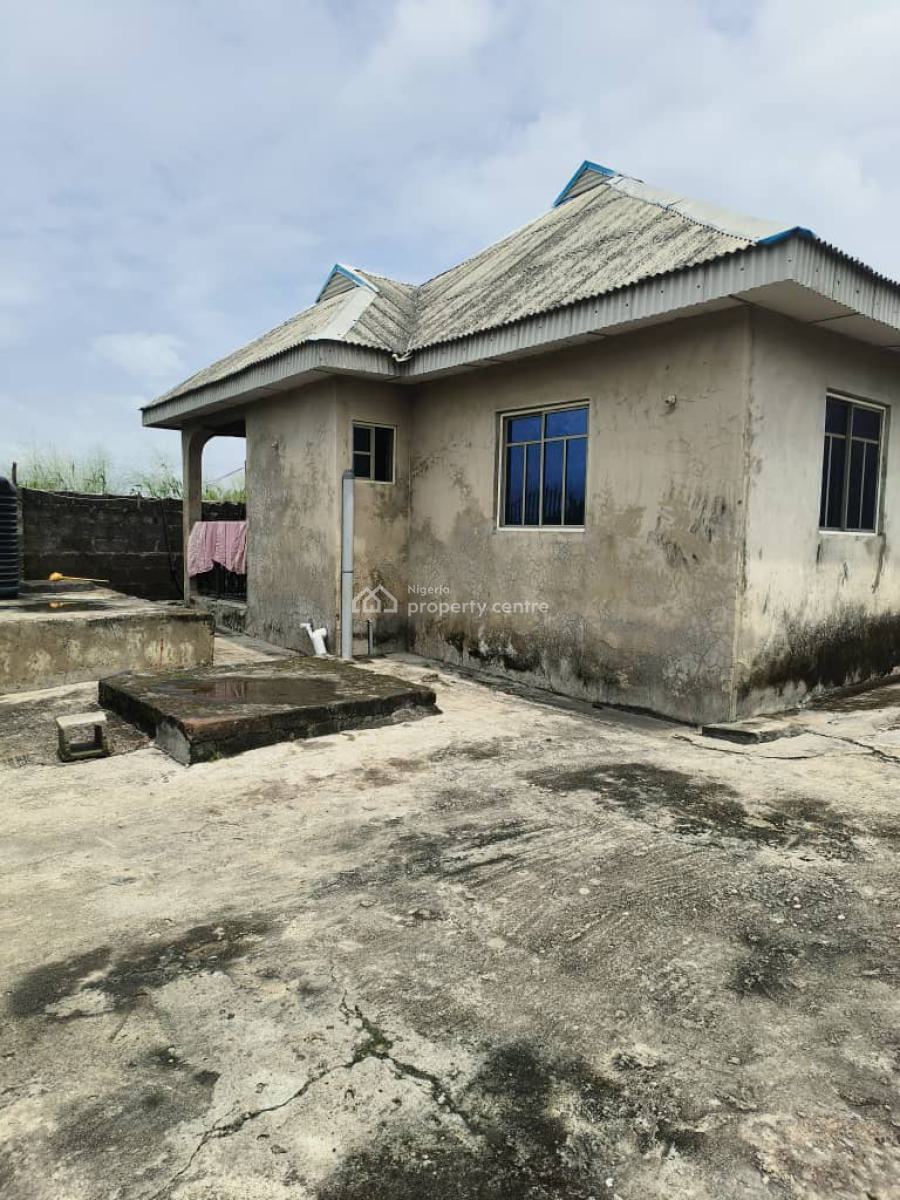 6 Unit of Room and Parlour Self Con, Bayeku, Igbogbo, Ikorodu, Lagos, Detached Bungalow for Sale