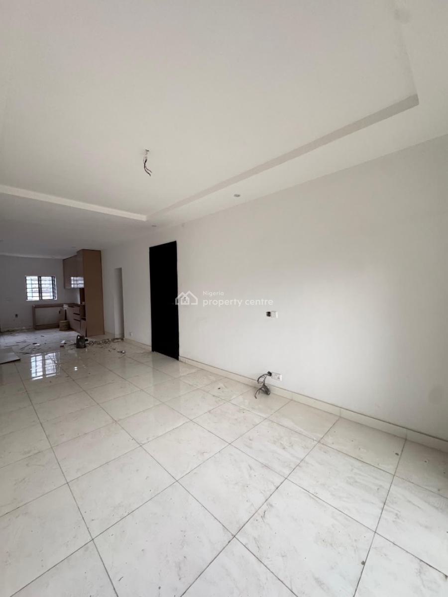 Spacious 2 Bedroom Apartment with a Bq, Ologolo, Lekki, Lagos, Flat / Apartment for Sale