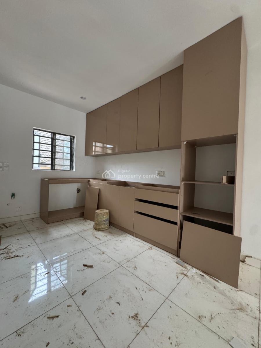 Spacious 2 Bedroom Apartment with a Bq, Ologolo, Lekki, Lagos, Flat / Apartment for Sale