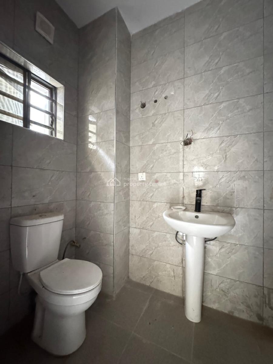 Spacious 2 Bedroom Apartment with a Bq, Ologolo, Lekki, Lagos, Flat / Apartment for Sale