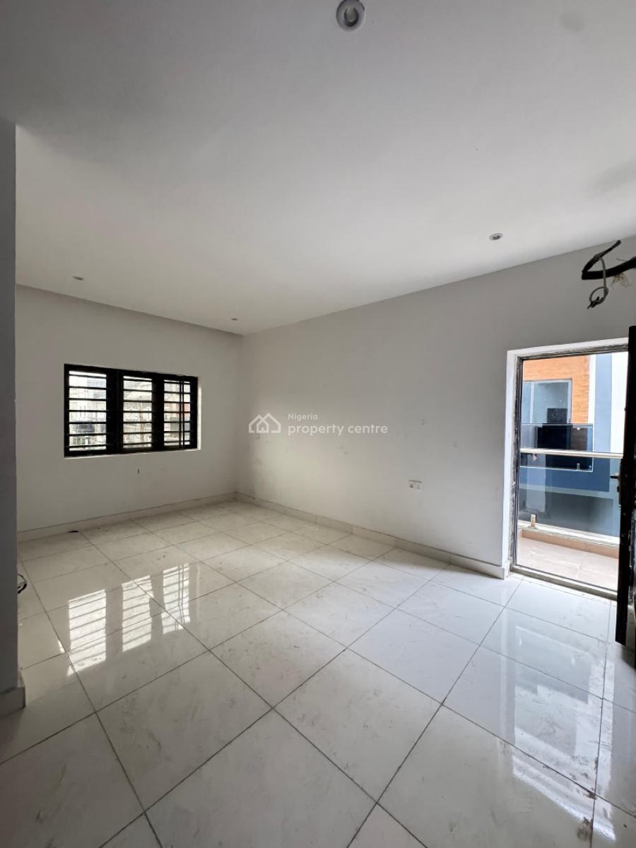 Spacious 2 Bedroom Apartment with a Bq, Ologolo, Lekki, Lagos, Flat / Apartment for Sale