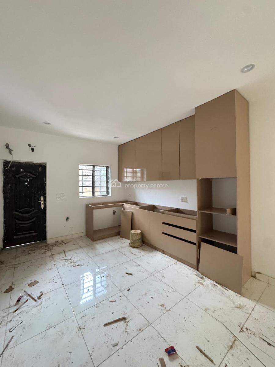 Spacious 2 Bedroom Apartment with a Bq, Ologolo, Lekki, Lagos, Flat / Apartment for Sale