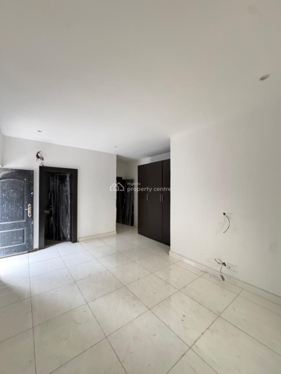 Spacious 2 Bedroom Apartment with a Bq, Ologolo, Lekki, Lagos, Flat / Apartment for Sale