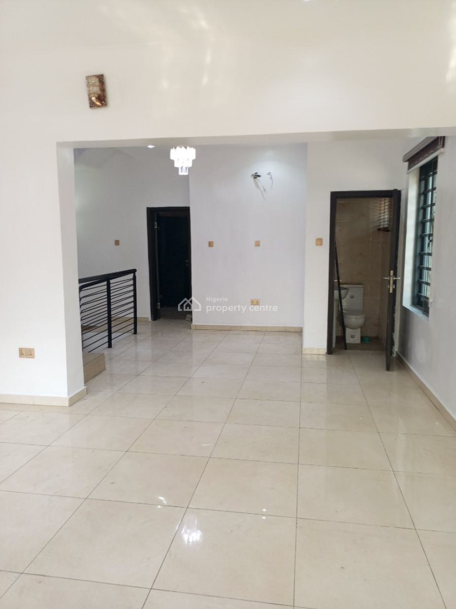 4bedroom Commercial Allowed Bq N Security House, in an Estate, Osapa, Lekki, Lagos, Semi-detached Duplex for Rent